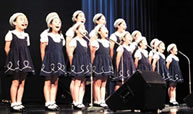 Otowa Yurikago Kai with their performance of singing