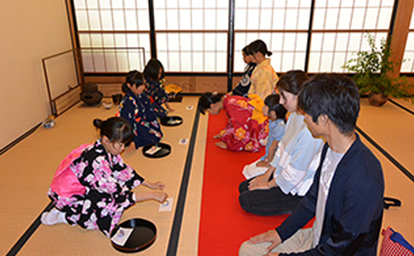 世界大茶会（春の祭典）